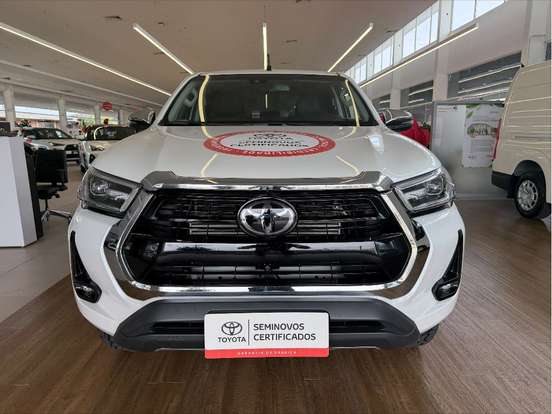 TOYOTA-HILUX-2024