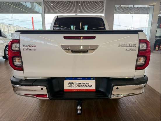 TOYOTA-HILUX-2.8 D-4D TURBO DIESEL CD SRX 4X4 AUTOMÁTICO TOYOTA-HILUX-2024
