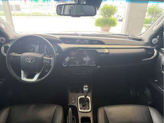 TOYOTA-HILUX-2024