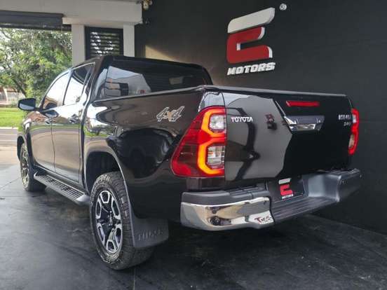 TOYOTA-HILUX-2.8 D-4D TURBO DIESEL CD SRX 4X4 AUTOMÁTICO TOYOTA-HILUX-2022