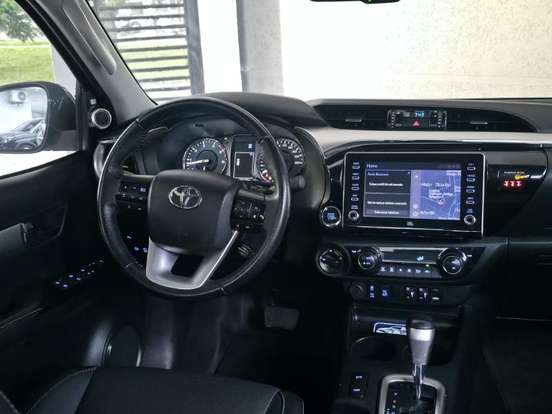 TOYOTA-HILUX-2.8 D-4D TURBO DIESEL CD SRX 4X4 AUTOMÁTICO TOYOTA-HILUX-2022