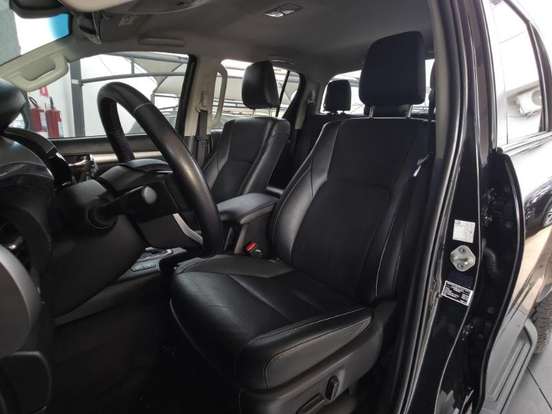 TOYOTA-HILUX-2.8 D-4D TURBO DIESEL CD SRX 4X4 AUTOMÁTICO TOYOTA-HILUX-2022