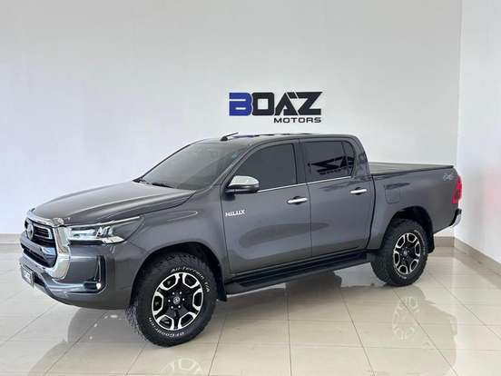TOYOTA-HILUX-2023