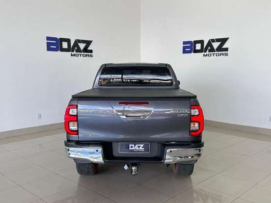 TOYOTA-HILUX-2023