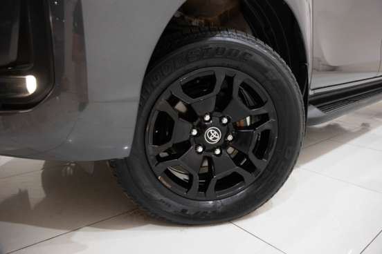 TOYOTA-HILUX-2023