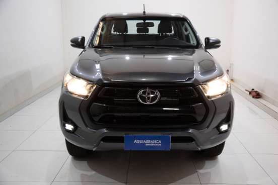 TOYOTA-HILUX-2023