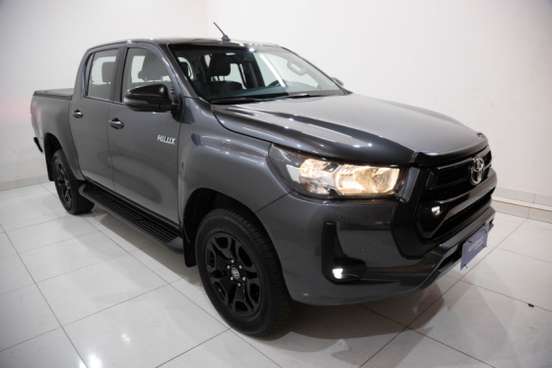 TOYOTA-HILUX-2023
