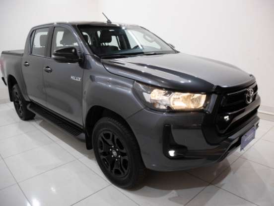 TOYOTA-HILUX-2.8 D-4D TURBO DIESEL CD SRX 4X4 AUTOMÁTICO TOYOTA-HILUX-2023