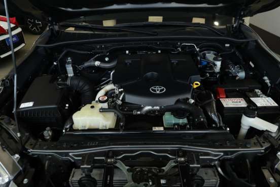 TOYOTA-HILUX-2025