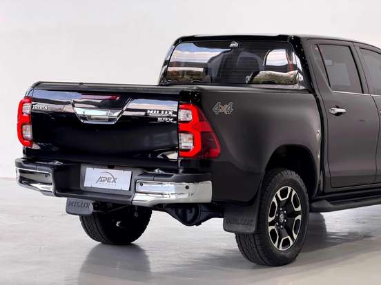 TOYOTA-HILUX-2.8 D-4D TURBO DIESEL CD SRX LIMITED 4X4 AUTOMÁTICO TOYOTA-HILUX-2022