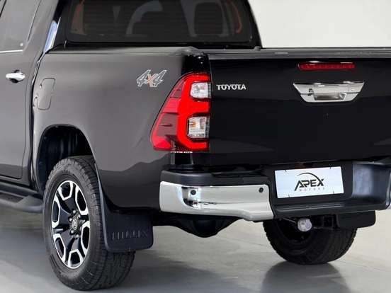 TOYOTA-HILUX-2.8 D-4D TURBO DIESEL CD SRX LIMITED 4X4 AUTOMÁTICO TOYOTA-HILUX-2022