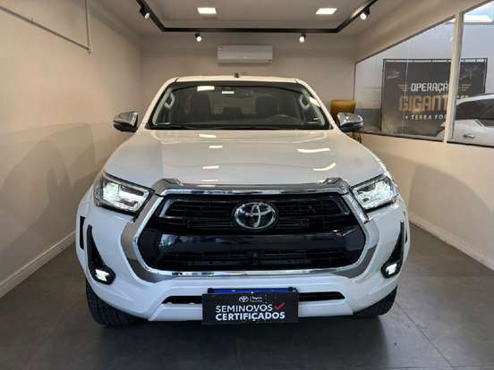 TOYOTA-HILUX-2.8 D-4D TURBO DIESEL CD SRX PLUS 4X4 AUTOMÁTICO TOYOTA-HILUX-2023