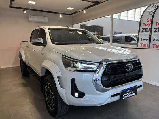 TOYOTA-HILUX-2023