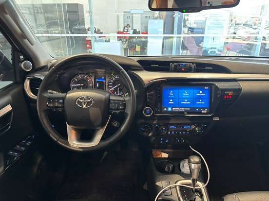 TOYOTA-HILUX-2023