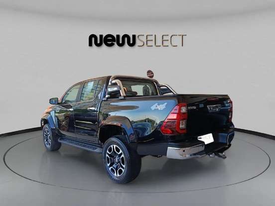 TOYOTA-HILUX-2.8 D-4D TURBO DIESEL CD SRX PLUS 4X4 AUTOMÁTICO TOYOTA-HILUX-2024