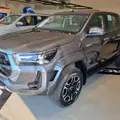 TOYOTA HILUX 2.8 D-4D TURBO DIESEL CD SRX PLUS 4X4 AUTOMÁTICO TOYOTA HILUX 2.8 D-4D TURBO DIESEL CD SRX PLUS 4X4 AUTOMÁTICO