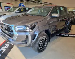 TOYOTA HILUX 2.8 D-4D TURBO DIESEL CD SRX PLUS 4X4 AUTOMÁTICO TOYOTA HILUX 2.8 D-4D TURBO DIESEL CD SRX PLUS 4X4 AUTOMÁTICO