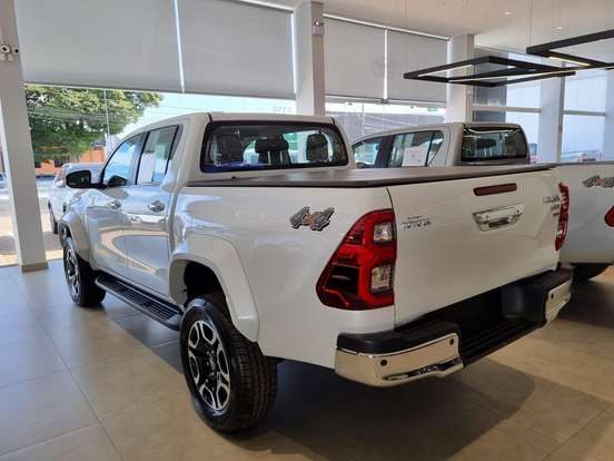 TOYOTA-HILUX-2026