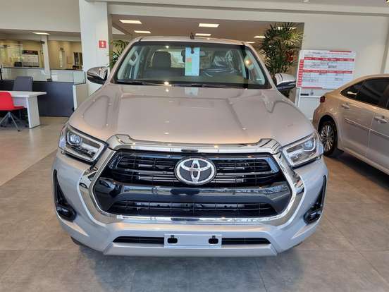 TOYOTA-HILUX-2.8 D-4D TURBO DIESEL CD SRX PLUS 4X4 AUTOMÁTICO TOYOTA-HILUX-2026
