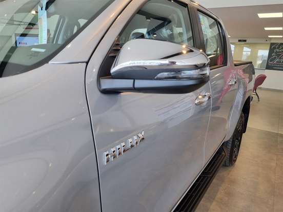 TOYOTA-HILUX-2.8 D-4D TURBO DIESEL CD SRX PLUS 4X4 AUTOMÁTICO TOYOTA-HILUX-2026