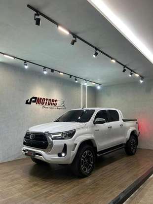 TOYOTA-HILUX-2025