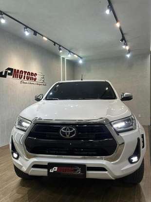 TOYOTA-HILUX-2.8 D-4D TURBO DIESEL CD SRX PLUS 4X4 AUTOMÁTICO TOYOTA-HILUX-2025