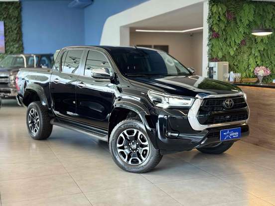 TOYOTA-HILUX-2.8 D-4D TURBO DIESEL CD SRX PLUS 4X4 AUTOMÁTICO TOYOTA-HILUX-2023