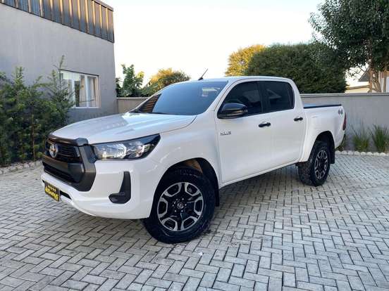 TOYOTA-HILUX-2.8 D-4D TURBO DIESEL CS 4X4 MANUAL TOYOTA-HILUX-2022