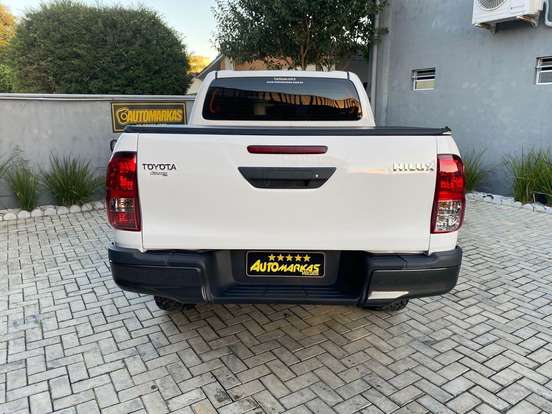 TOYOTA-HILUX-2.8 D-4D TURBO DIESEL CS 4X4 MANUAL TOYOTA-HILUX-2022