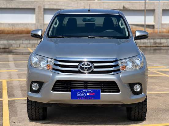 TOYOTA-HILUX-2019