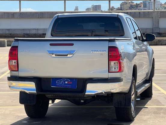 TOYOTA-HILUX-2019