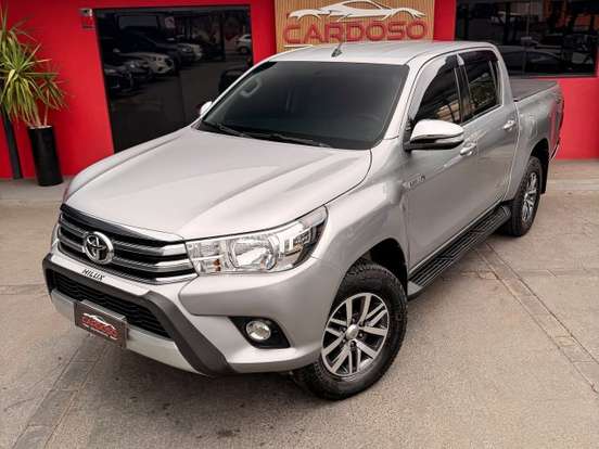 TOYOTA-HILUX-2017
