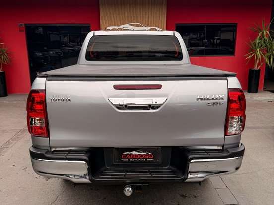 TOYOTA-HILUX-2017