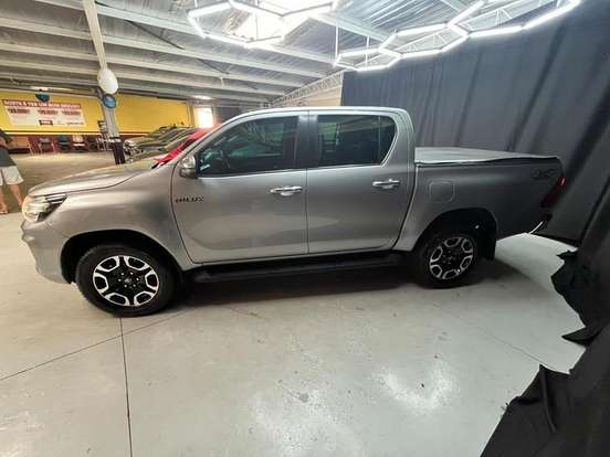 TOYOTA-HILUX-2.8 SRV 4X4 CD 16V DIESEL 4P AUTOMÁTICO TOYOTA-HILUX-2018