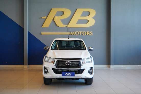 TOYOTA-HILUX-2019