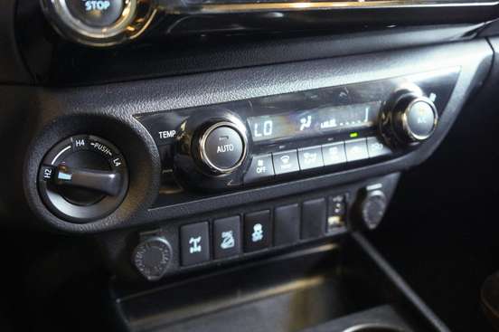 TOYOTA-HILUX-2.8 SRV 4X4 CD 16V DIESEL 4P AUTOMÁTICO TOYOTA-HILUX-2019