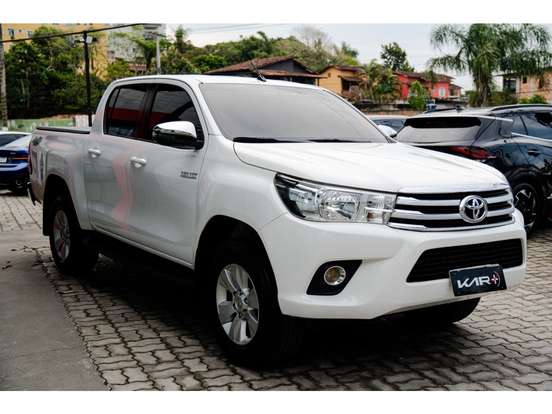 TOYOTA-HILUX-2018