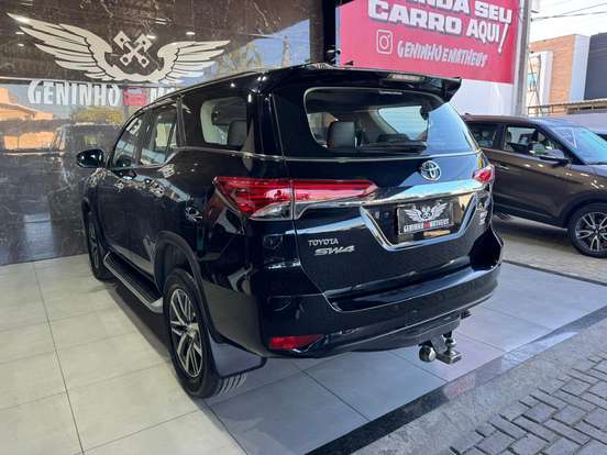 TOYOTA-HILUX-2.8 SRX 4X4 CD 16V DIESEL 4P AUTOMÁTICO TOYOTA-HILUX-2019