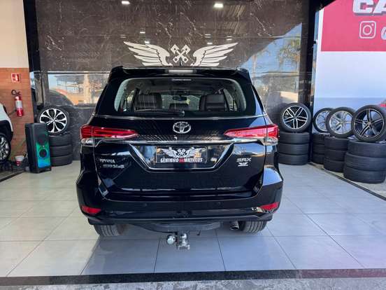 TOYOTA-HILUX-2.8 SRX 4X4 CD 16V DIESEL 4P AUTOMÁTICO TOYOTA-HILUX-2019