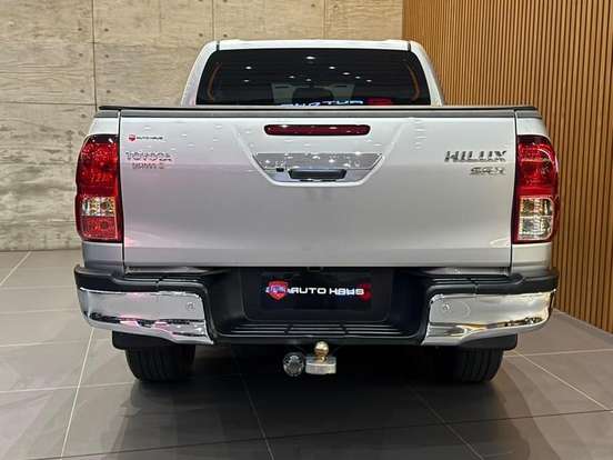TOYOTA-HILUX-2017