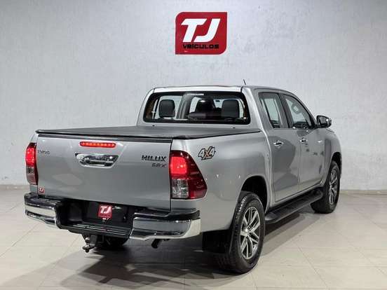 TOYOTA-HILUX-2018