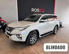 TOYOTA HILUX 2.8 SRX 4X4 CD 16V DIESEL 4P AUTOMÁTICO TOYOTA HILUX 2.8 SRX 4X4 CD 16V DIESEL 4P AUTOMÁTICO