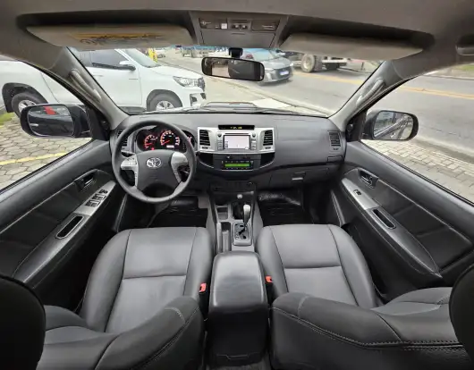 TOYOTA-HILUX-2013