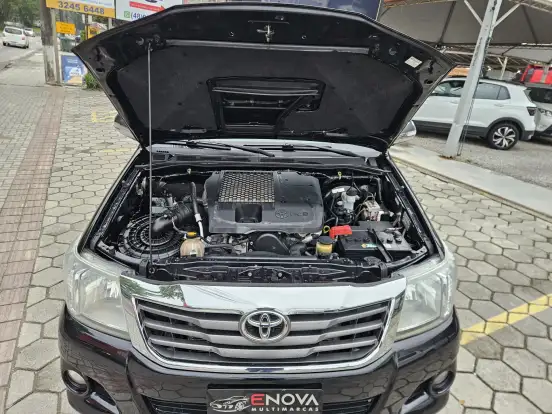TOYOTA-HILUX-3.0 SRV 4X4 CD 16V TURBO INTERCOOLER DIESEL 4P AUTOMÁTICO TOYOTA-HILUX-2013