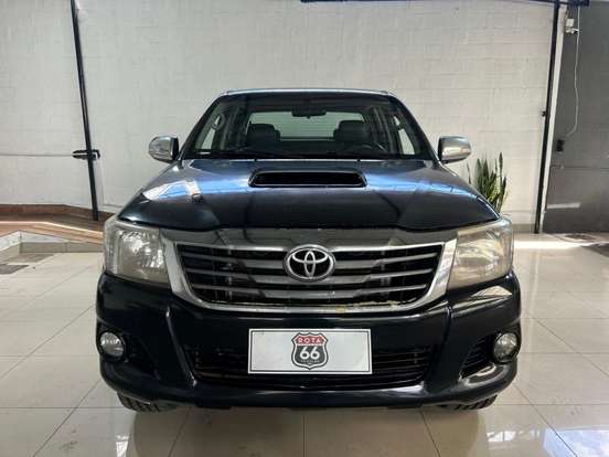 TOYOTA-HILUX-2011