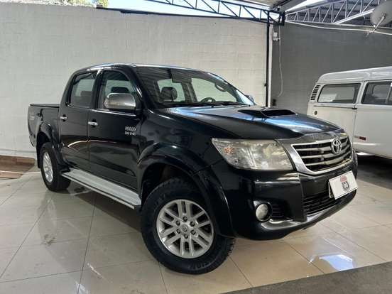 TOYOTA-HILUX-2011