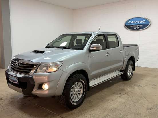 TOYOTA-HILUX-2015