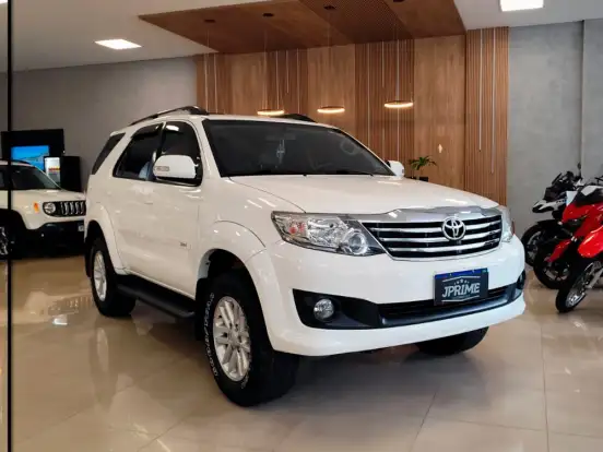 TOYOTA-HILUX SW4-2.7 SR 4X2 16V FLEX 4P AUTOMÁTICO TOYOTA-HILUX SW4-2014