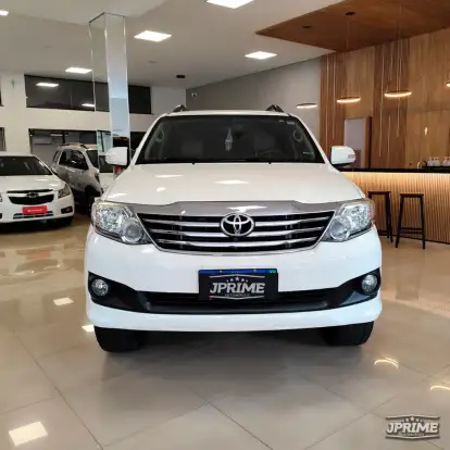 TOYOTA-HILUX SW4-2014