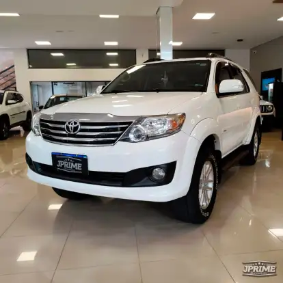 TOYOTA-HILUX SW4-2014